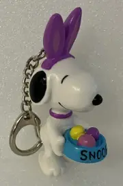 Peanuts 1994 Snoopy W/Bowl Eggs Easter Keychain Whitman’s Collectible Figurine