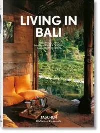 在飛比找博客來優惠-Living in Bali