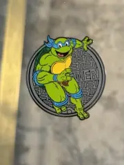 Teenage Mutant Ninja Turtles Mystery Box- Leonardo - TMNT Glitter Collectible