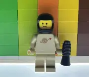 LEGO Classic Spaceman  “brick Yellow” (Tan) Hands W/ Black Space Helmet, Air