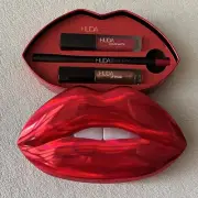 HUDA Beauty Contour & Strobe Mini Lip Set Heartbreaker, Shameless 3 Lip Products