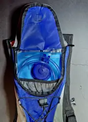 KUYOU Hydration Back Pack with 2L Hydration Bladder Lightweight Water Rucksack