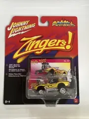 Johnny Lightning Street Freaks Zingers 1972 Chevy Corvette '72 Blown Convertible