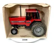 Ertl - 1/16 International 5288 Tractor with Cab - # 487 - Dusty