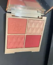 Charlotte Tilbury Pillow Talk Beautifying Palette Blush & Glow - Medium / Deep