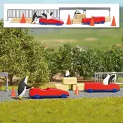 Soap box race with penguins OO/HO Gauge Busch 7924