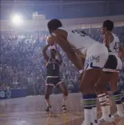 Milwaukee Bucks Oscar Robertson in action taking foul shot vs Atla- Old Photo