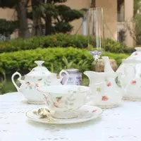 在飛比找ETMall東森購物網優惠-英式骨瓷下午茶茶杯 可愛田園莓果茶具 家用裝飾陶瓷紅茶杯咖啡