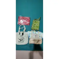 在飛比找蝦皮購物優惠-星巴克雙層購物保冷兩用袋 Hello Kitty側背袋 保溫