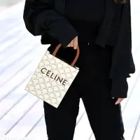 在飛比找Yahoo奇摩購物中心優惠-CELINE MINI CABAS IN TRIOMPHE 