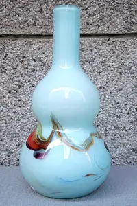 在飛比找Yahoo!奇摩拍賣優惠-台灣早期｜葫蘆花瓶 瓶身流繪｜藍色奶油玻璃