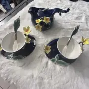 Sorelle Fine Porcelain Tea Set Yellow Jasmine Flowers - Cobalt Blue 8 Piece new