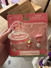 Bandai strawberry shortcake key chain Unopened