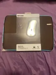 INCASE NEOPRENE SLEEVE PLUS FOR APPLE MACBOOK PRO 15” SECURITY FRIENDLY BROWN