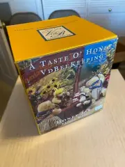 Vintage NIB 1993 Muffy VanderBear A Taste O’ Honey VDBeeKeeping Honey Jar Family