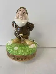 Schmid Music Box Walt Disney's Snow White & the Seven Dwarfs Sneezy New