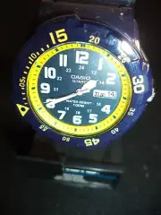 CASIO MENS ANALOG DAY DATE SPORTS WATCH BLACK BAND YELLOW NEEDS BATTERY NOS 160