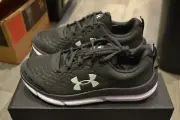 Under Armour 3026179 Womens Training UA Charged Assert 10 Running Shoes SZ 8.5