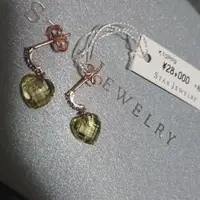 在飛比找蝦皮購物優惠-近全新 STAR JEWELRY 耳環 HEART 橄欖石 