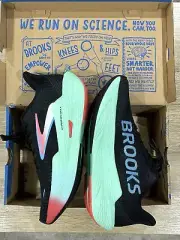 US 8.5 - Brooks Hyperion Max 2 Black and Mint