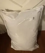 The Company Store Essentials Gusseted Down And Feather Queen Pillow (1) NIP