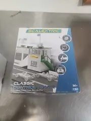 ScaleXtric Classic Control Tower Dunlop Tires Slot Car Model 1:32 Dunlop