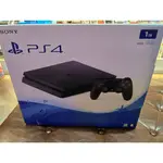 【阿甘愛電玩】 二手 SONY PLAYSTATION 4 PS4 SLIM  黑 1TB 單手把送遊戲