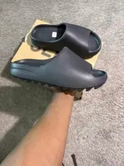 Yeezy Slide - Size 12