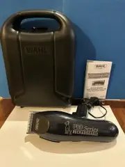 Wahl Deluxe ProSeries Clipper Kit Dog Grooming Model 9591-2100 & Grooming Gloves