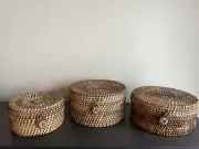 RARE PIER 1 SET of 3 BOHEMIAN WOVEN ROUND STORAGE HOME DECOR BASKETS WITH LIDS