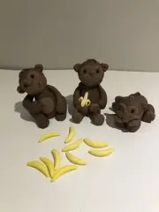 3D Monkey Edible Fondant Cake Toppers, 1 Sets Of 3 Monkeys With 10 Bananas.