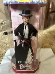 Chilean Barbie Dolls of World Collector Edition 1997 Mattel 18559