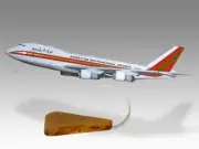 Boeing 747-100 American International Airways Kalitta Wood Model Small 1/200
