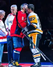 Sidney Crosby vs Alex Ovechkin Handshake Penguins Capitals 8x10 NHL Hockey Photo