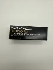 MAC Studio Fix Fluid Foundation SPF15 NC15 1 Fl Oz