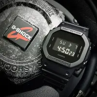 在飛比找momo購物網優惠-【CASIO 卡西歐】強悍極黑數位休閒錶(DW-5600BB