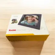 Kodak EasyShare P725 • 7” Digital Photo Frame • Stores up to 4,000 Photos!