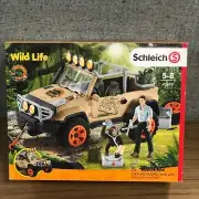 Schleich WIld Life Off Roader with Winch Toy Figurine