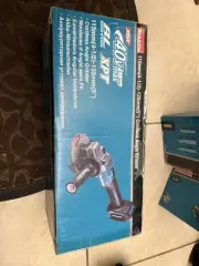 Makita GAG06Z 40V MAX XGT 4-1/2” / 5" Paddle Switch Angle Grinder - Bare Tool