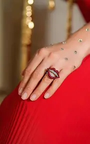 [Aisha Baker] Lip Lock Twinke 18K White Gold, Diamond And Ruby Ring