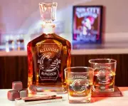Customized USA Whiskey Decanter Set, American Eagle & Flag, Home Bar