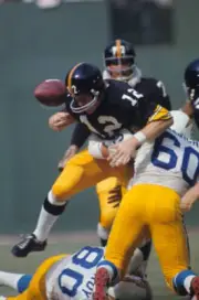 Pittsburgh Steelers QB Terry Bradshaw in action, making fumb - 1971 Old Photo
