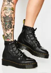 [Dr. Martens] Farylle Aunt Sally Boots