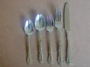 Set of 30 Pieces Oneida Mandolina 5 Pc Service Set for 6 Stainless Steel 18/10
