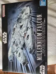 Bandai Star Wars Millenium Falcon Plastic Model Kit #006 (2016)