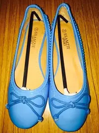 在飛比找Yahoo!奇摩拍賣優惠-$$$出清--新貨上架”糖果色蝴蝶結藍色平底單鞋娃娃鞋Siz
