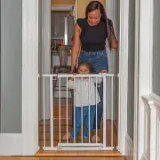 Summer Infant Everywhere Extra Wide Walk-Thru Safety Pet and Baby Gate, 28.75" -