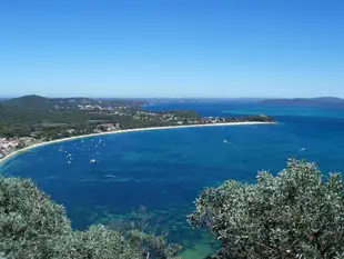 肖爾貝伊假日公園飯店Shoal Bay Holiday Park