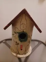 Bird house table top light green with leaf print