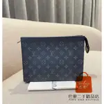 免運 正品免運 LV 路易威登 POCHETTE VOYAGE 中號 黑色老花 男士 手拿包 拉鏈錢包 M61692